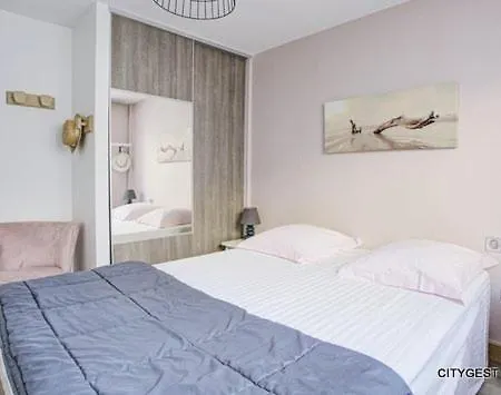 Villa Superbe T5 Avec Piscine Privee Proche Et Commerces Climatisation Et Wifi *