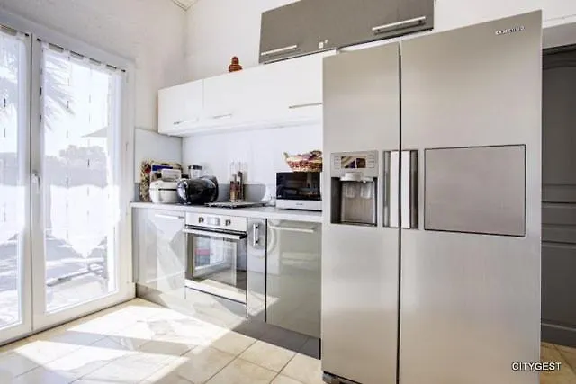 Superbe T5 Avec Piscine Privee Proche Et Commerces Climatisation Et Wifi *